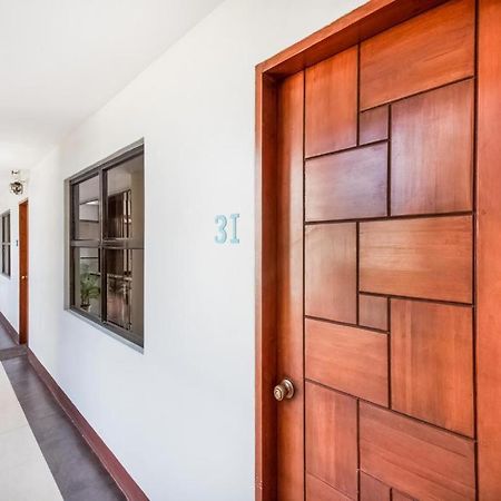 Mca Suites By Hiverooms Cebu Esterno foto